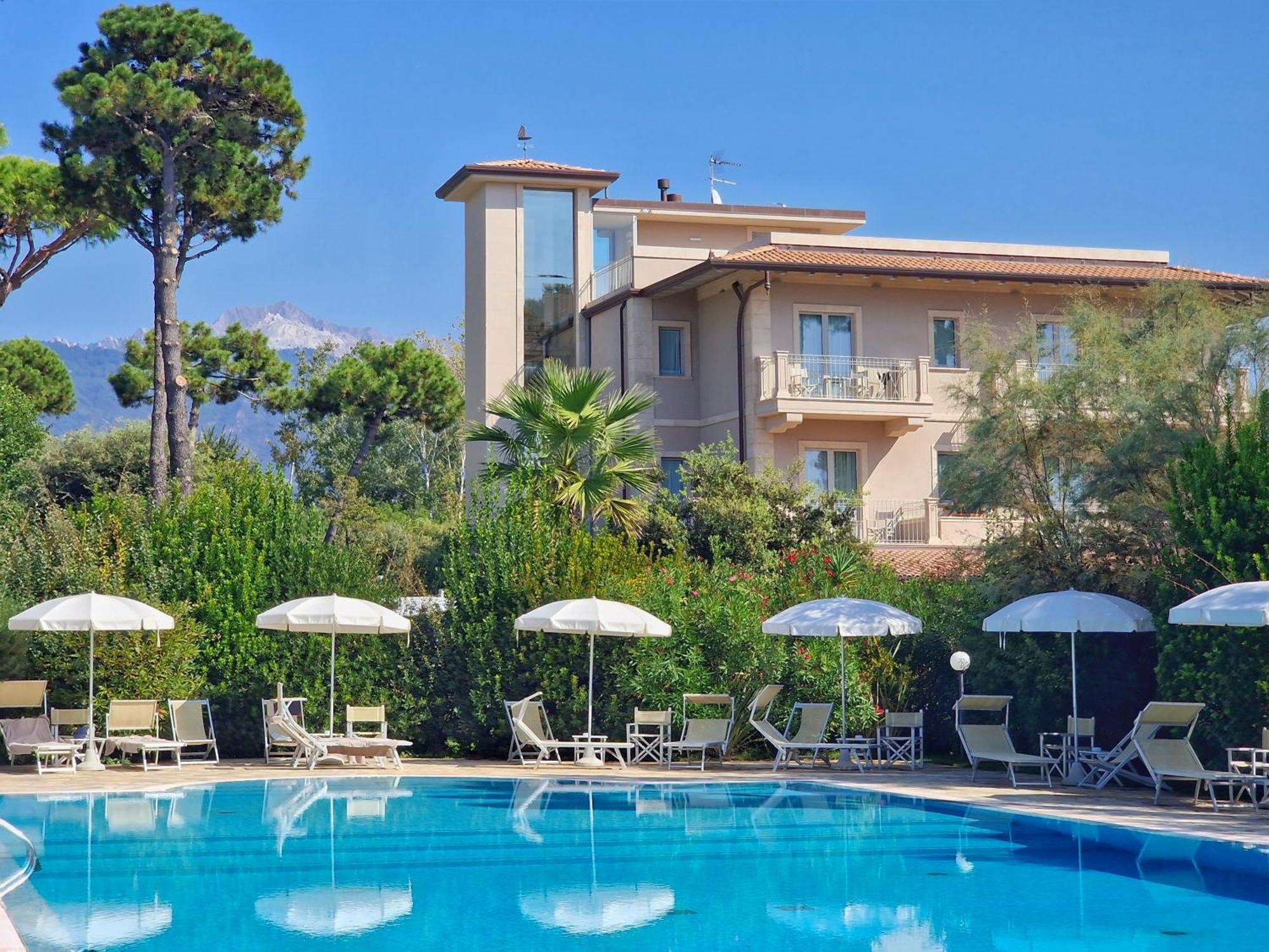 Hotel Villa Elsa Marina di Massa Exterior foto